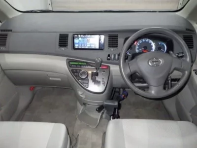 Toyota ISIS