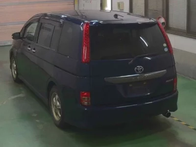 Toyota ISIS