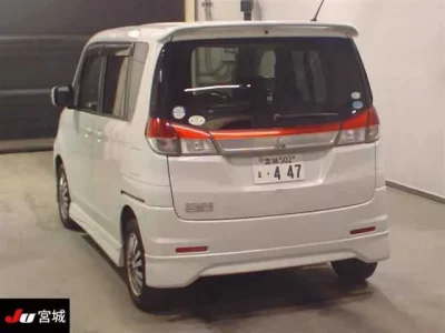 Mitsubishi DELICA D2