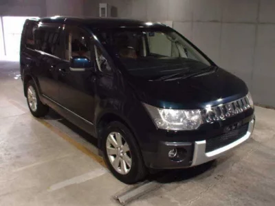 Mitsubishi DELICA D5