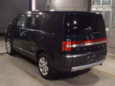 Mitsubishi DELICA D5