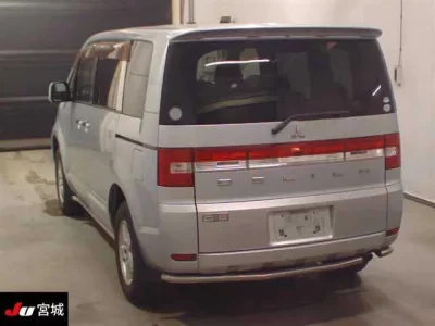 Mitsubishi DELICA D5