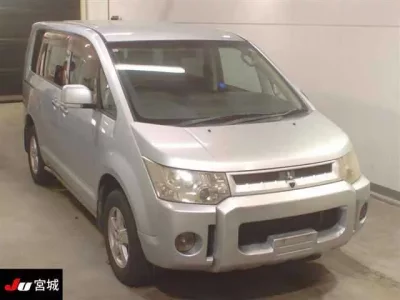 Mitsubishi DELICA D5
