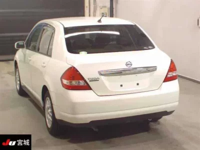 Nissan TIIDA LATIO