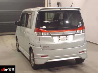 Mitsubishi DELICA D2