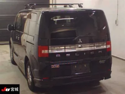 Mitsubishi DELICA D5