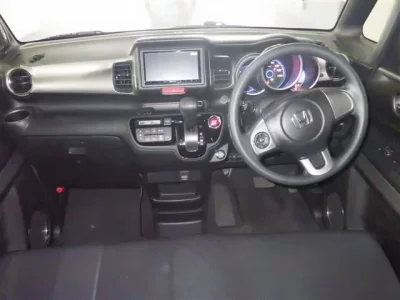 Honda N BOX SLASH