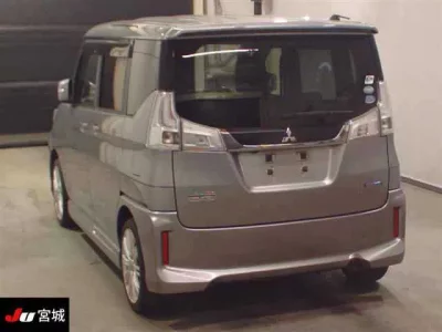 Mitsubishi DELICA D2