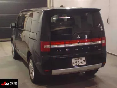 Mitsubishi DELICA D5