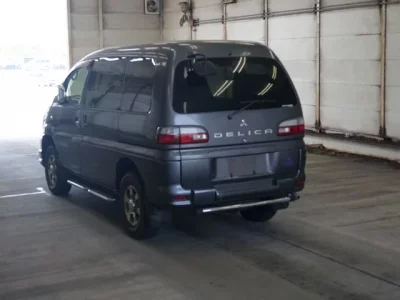 Mitsubishi DELICA