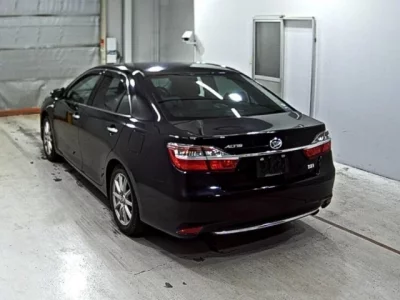 Daihatsu Altis