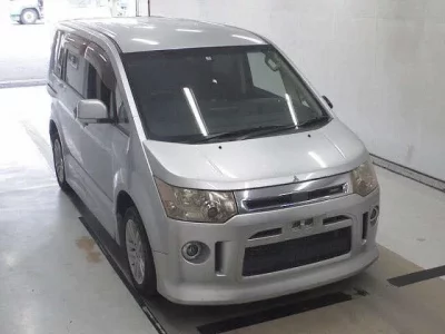 Mitsubishi DELICA D5