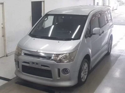 Mitsubishi DELICA D5