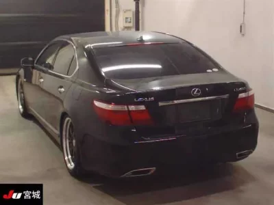 Lexus LS