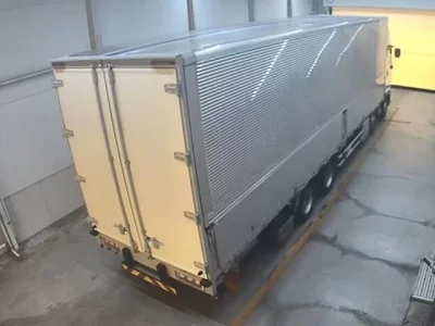 Isuzu TRUCK