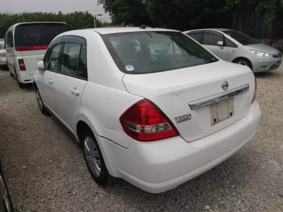Nissan TIIDA LATIO