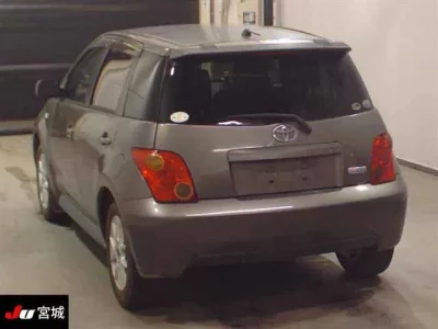 Toyota IST
