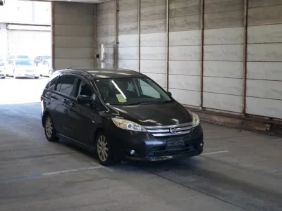 Nissan LAFESTA