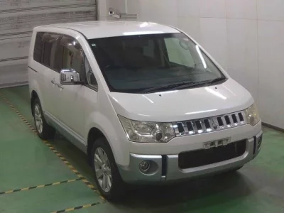 Mitsubishi DELICA D5