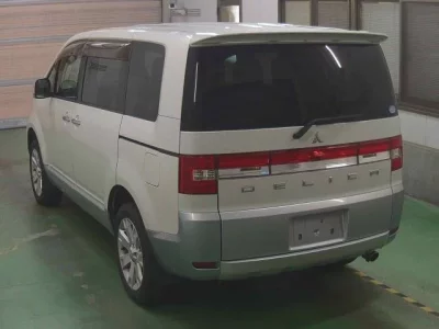 Mitsubishi DELICA D5