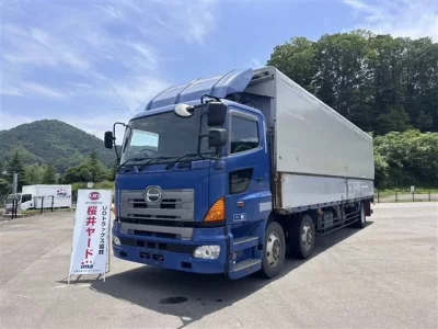 Hino TRUCK