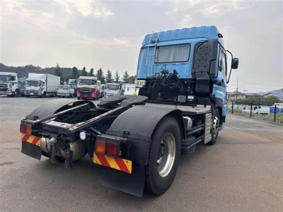 Isuzu TRUCK