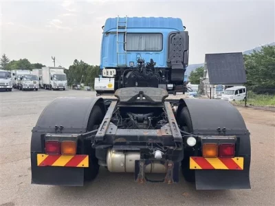 Isuzu TRUCK