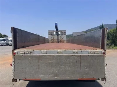 Isuzu TRUCK