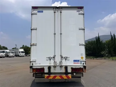Isuzu TRUCK