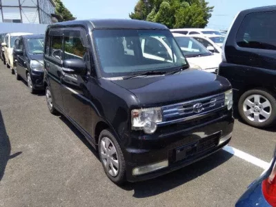 Toyota PIXIS SPACE
