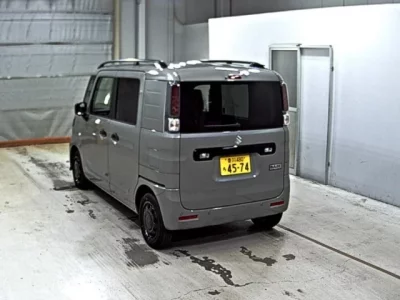 Suzuki SPACIA BASE