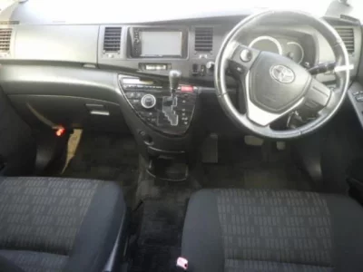 Toyota ISIS