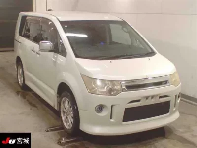 Mitsubishi DELICA D5