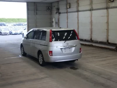 Toyota ISIS