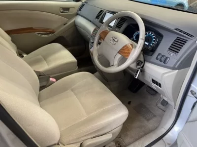 Toyota ISIS