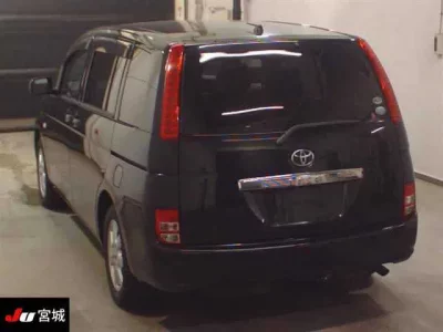 Toyota ISIS