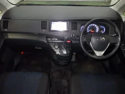 Toyota ISIS