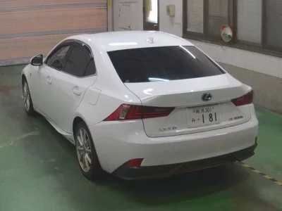 Lexus IS