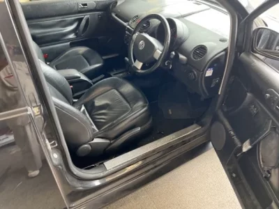 Volkswagen NEW BEETLE