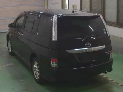 Toyota ISIS