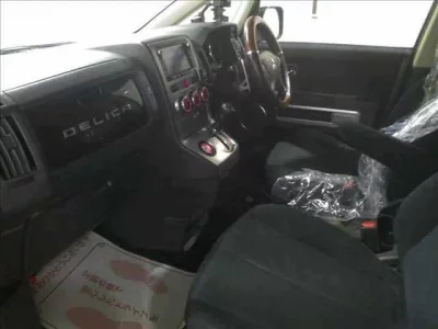 Mitsubishi DELICA D5