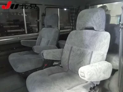 Mitsubishi DELICA WAGON
