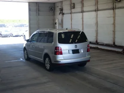 Volkswagen GOLF TOURAN