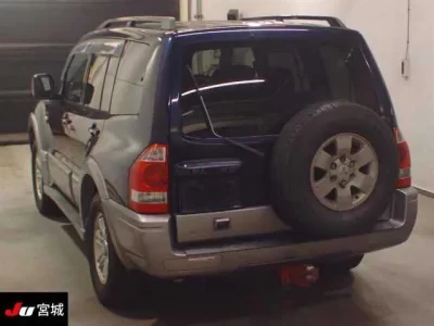 Mitsubishi PAJERO