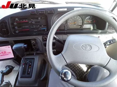 Toyota COASTER