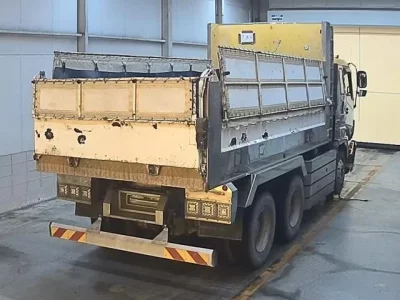 Isuzu TRUCK