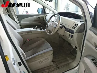 Toyota ESTIMA HYBRID