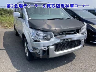 Mitsubishi DELICA D5