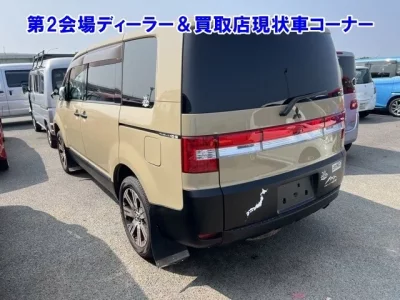 Mitsubishi DELICA D5