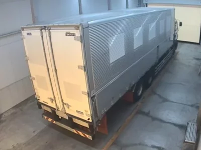 Isuzu TRUCK
